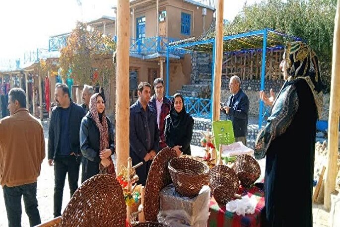 بانوان صنعتگر رکن توسعه اقتصاد و فرهنگ کردستان هستند