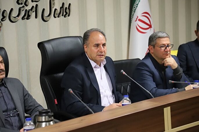 انضباط اداری و اهتمام جدی در مدارس حاکم باشد