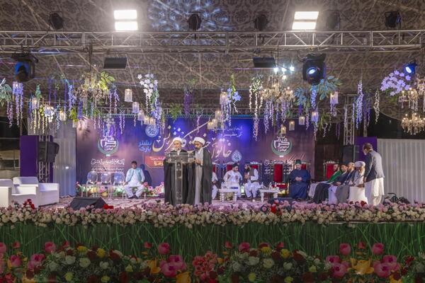 کنفرانس حضرت فاطمه زهرا (س) با حضور هیأتی از آستان مقدس عباسی در پاکستان برگزار شد + عکس