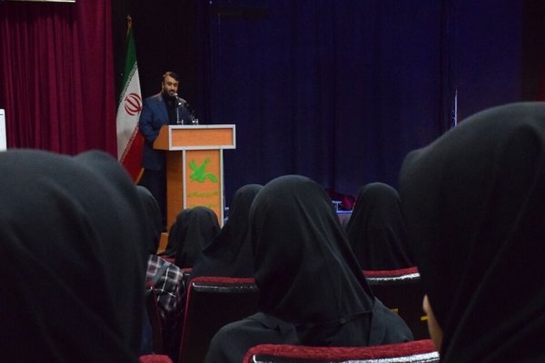 کارگاه تخصصی «مناسب‌سازی قصه برای اجرا» در کانون لرستان