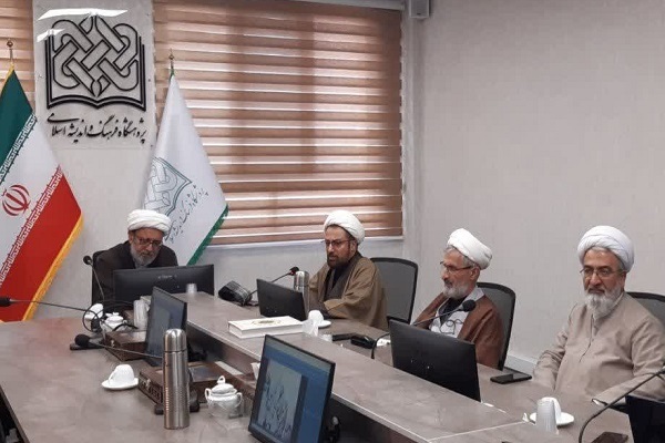 دوگانگی بین ایرانیت و اسلامیت ریشه در روشنفکران مشروطه دارد