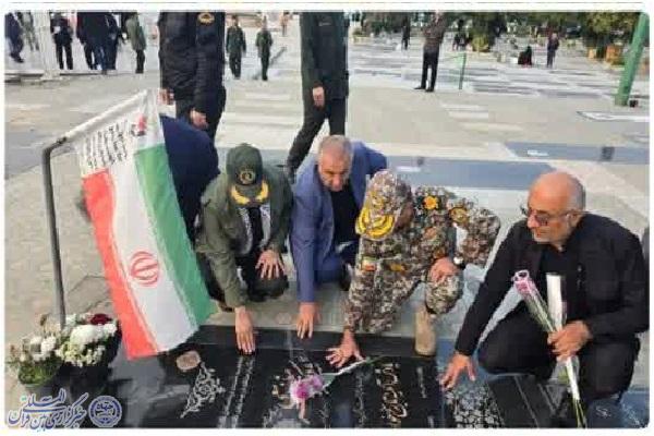 آیین معنوی غبارروبی و عطر افشانی به مناسبت هفته بسیج