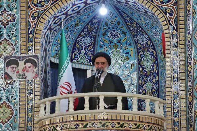 تاکید امام جمعه شهرکرد بر حمایت از دولت چهاردهم