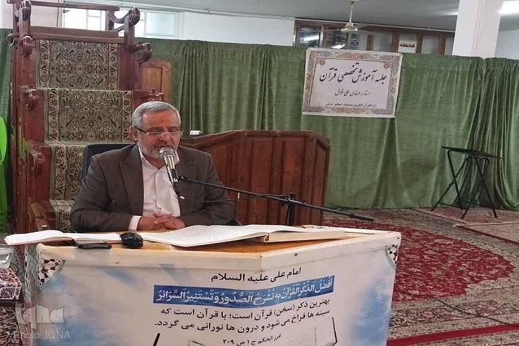 علی خوال مدرس و فعال قرآنی گیلان