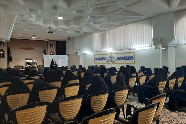 آموزش زبان عربی به خادمان افتخاری حرم حضرت معصومه(س)