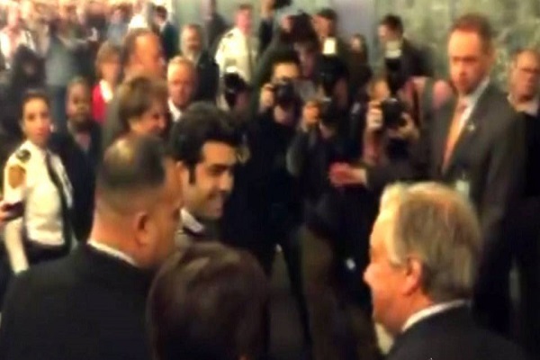 دست آمریکا و اسرائیل به خون مردم آلوده است