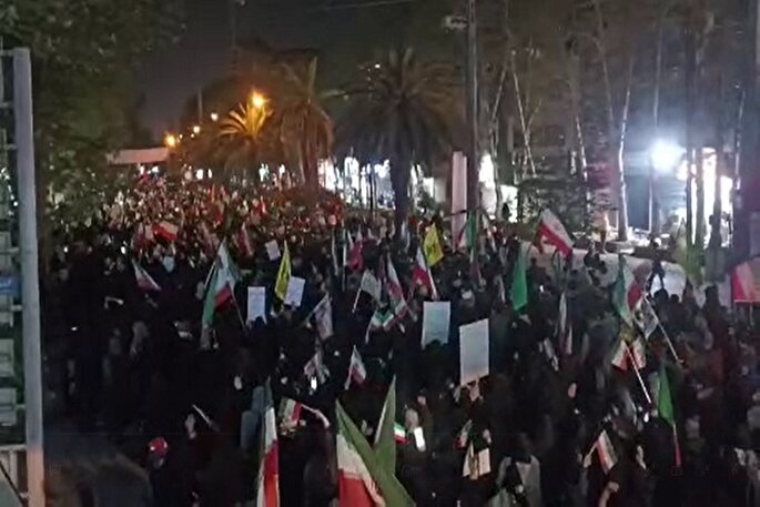 فیلم | طنین ندای الله اکبر  در شب جمهوری اسلامی