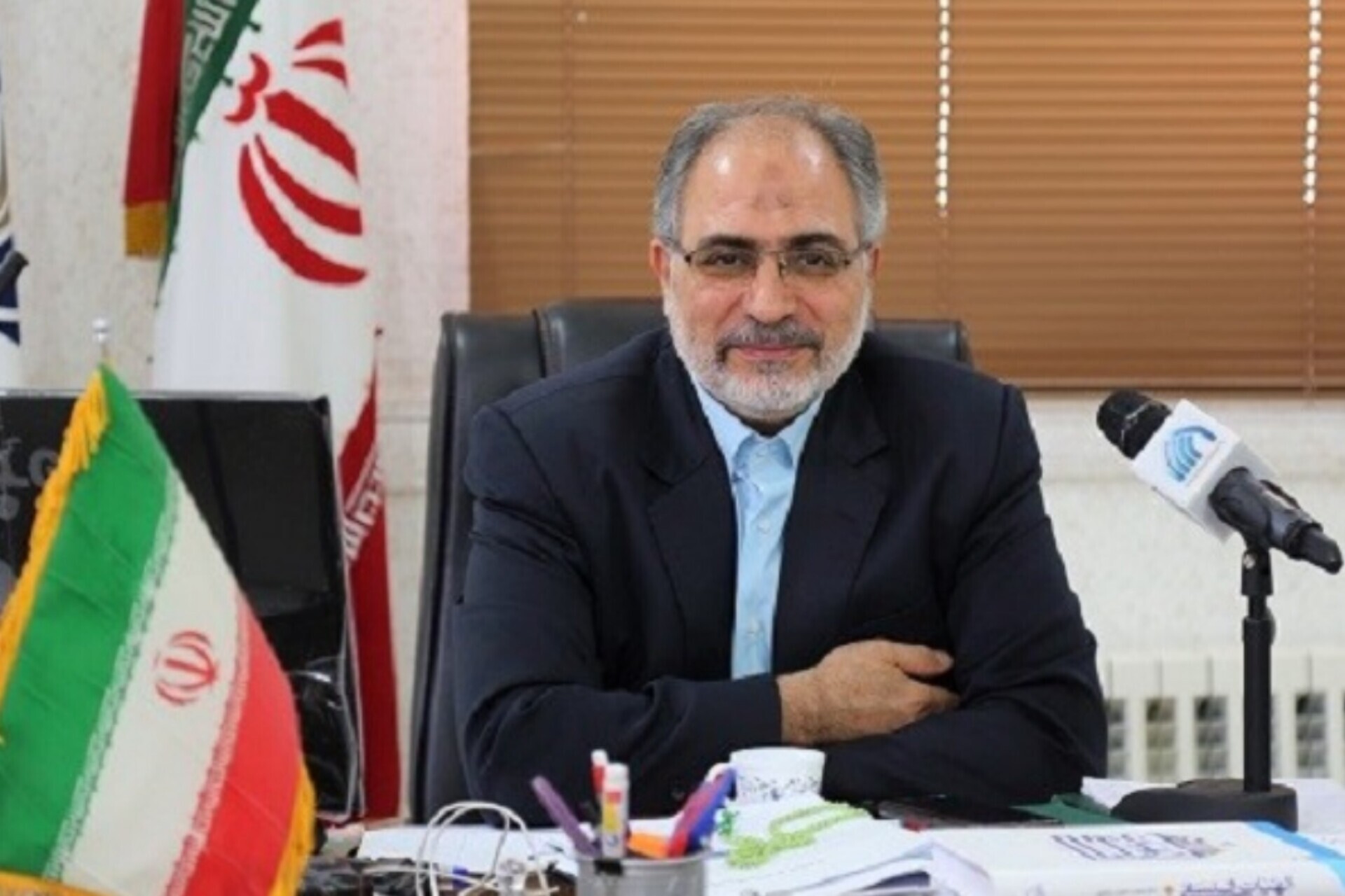 آیا علمی که در خدمت جنایتکاران و خون آشامان و کودک کشان باشد ارزشمند است؟