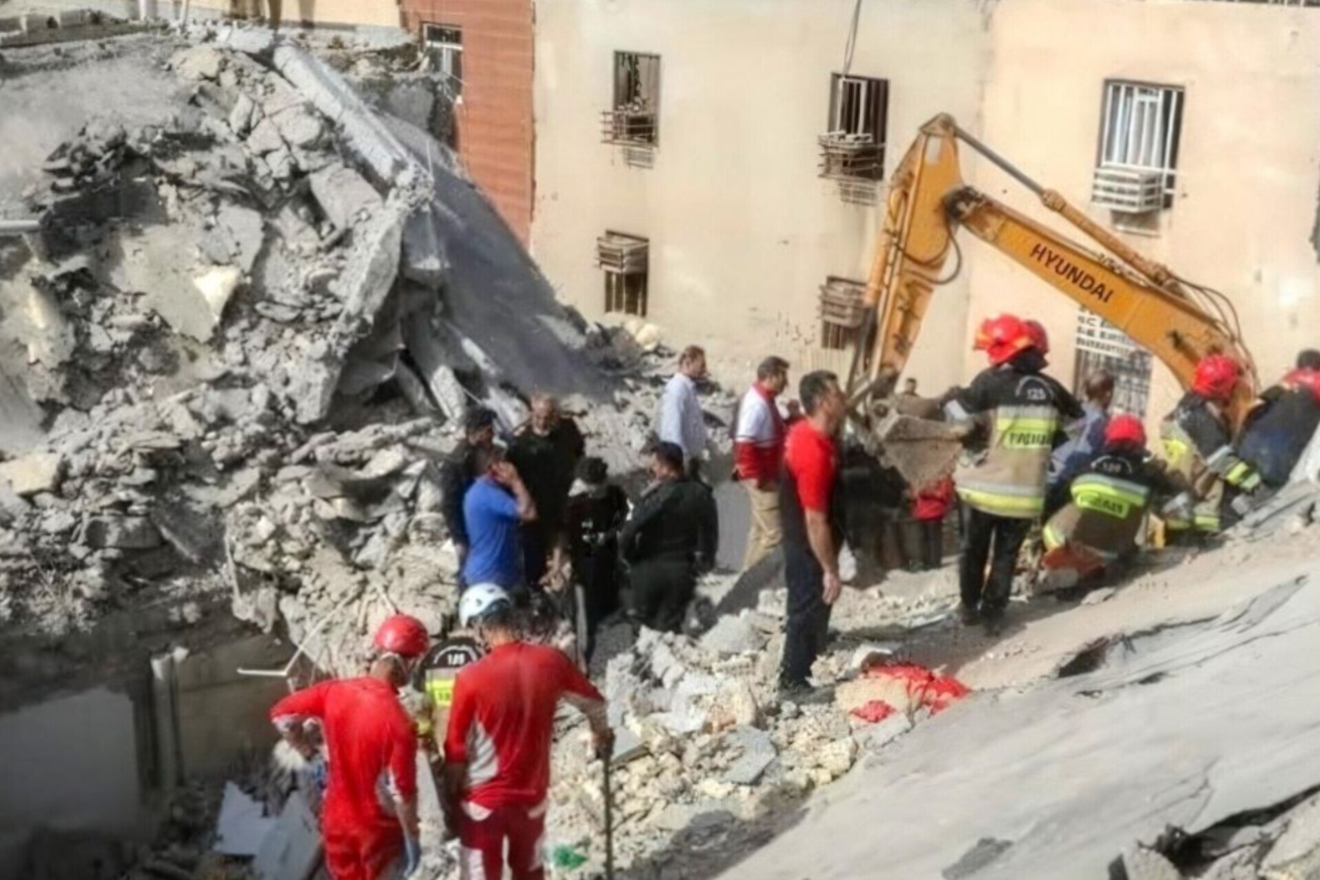 حمایت از معیشت آسیب‌دیدگان جنگی در مکتب سلیمانی