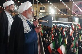 دشمن در برابر قدرت ملت ایران هیچ غلطی نمی‌تواند بکند