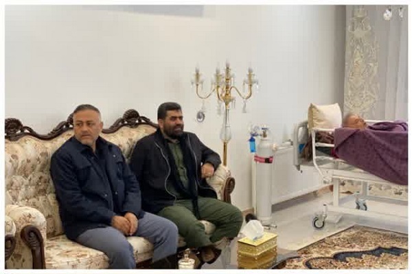 فرمانده سپاه نقده از جانباز رزمجو عیادت کرد