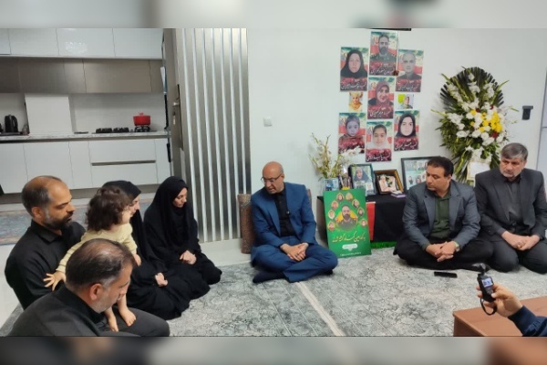 دیدار استاندار کرمانشاه با خانواده شهید