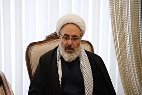 ملت ایران در برابر فشارها تضعیف نمی‌شود