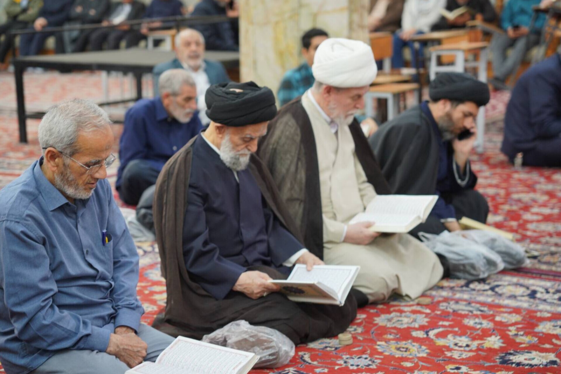 مرکب قلم عالم از خون شهید برتر است