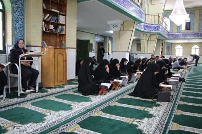 محفل انس با قرآن به یاد شهدای جنگ رمضان در کردستان برگزار شد + عکس