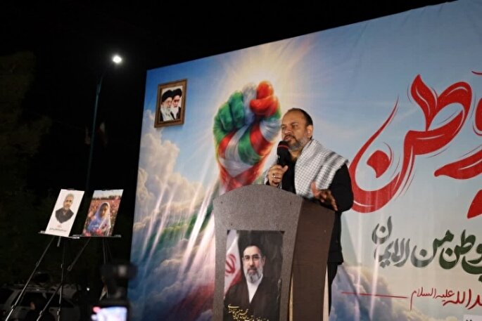 توحید کلمه و وفاداری به رهبری رمز موفقیت ملت ایران است