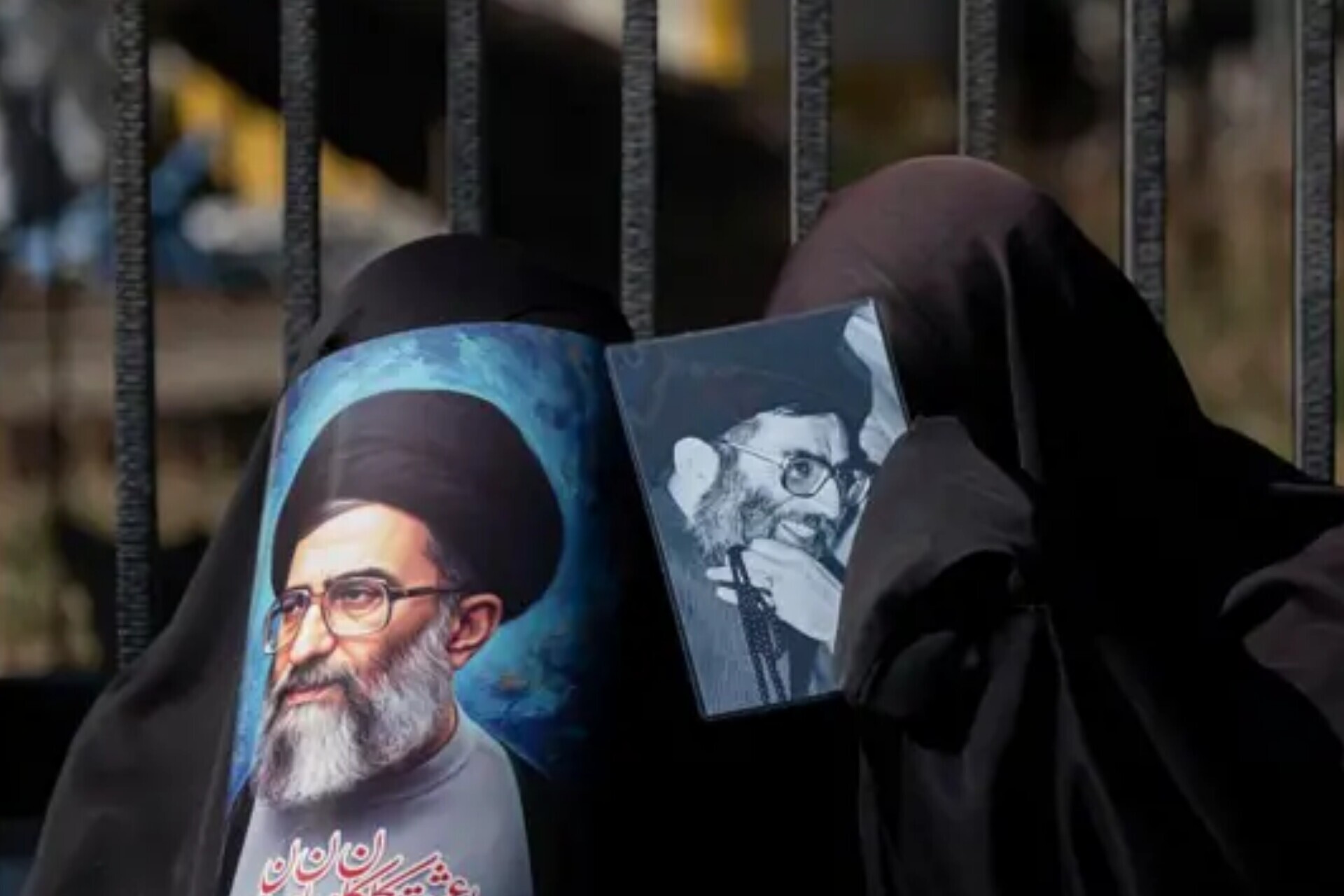 ارسال نشود///مراسم اربعین رهبر شهید انقلاب آغاز شد