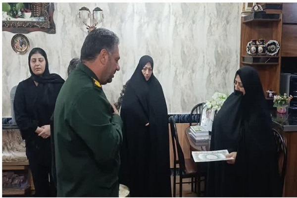 دیدار با خانواده شهدا