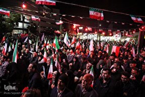 عکس | اجتماع شبانه مردم به مناسبت چهلم رهبر شهید در مشهد