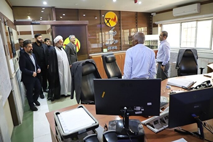 بازدید امام جمعه زاهدان از شرکت برق و جهادکشاورزی سیستان‌وبلوچستان