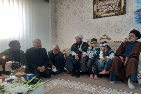 خانواده شهدا، سرمایه‌های معنوی و تجلی صبر و ایثار در دوران معاصر هستند