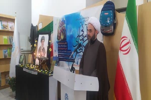 برگزاری محفل عصر شعر به مناسبت اربعین رهبر شهید و شهدای دانش آموز