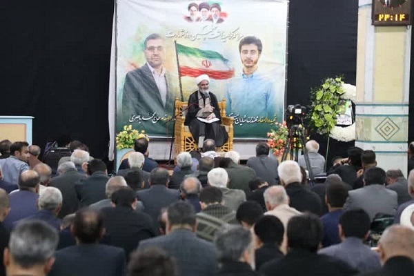 حجت‌الاسلام والمسلمین مطیعی در مراسم بزرگداشت چهلمین روز شهادت حاج محمد باصری و مهندس شایان تبریزی‌امجد در سمنان