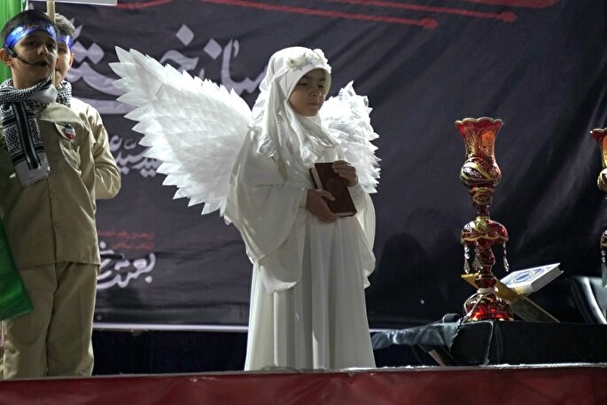 عکس | محفل انس با قرآن به یاد رهبر شهید در همدان