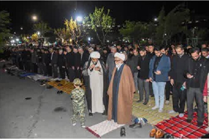 اقامه نماز استغاثه به امام زمان(عج) در سمنان