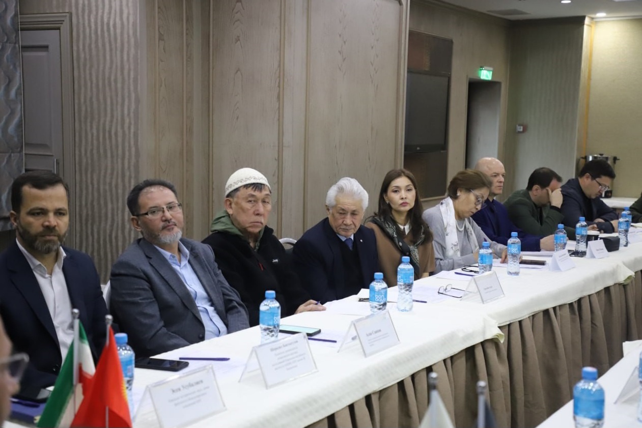 بیشکک؛ میزبان نشست «بررسی ابعاد شخصیتی رهبر شهید انقلاب اسلامی»