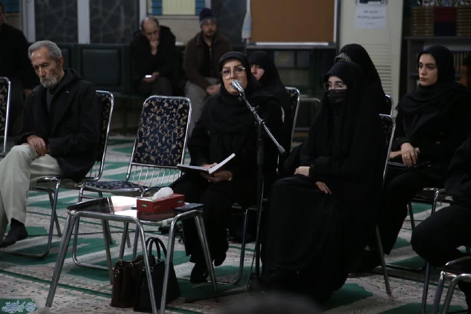 توسط حوزه هنری استان انجام می شود؛ محفل شعر در شهرکرد برگزار می شود توسط حوزه هنری استان انجام می شود؛ محفل شعر در شهرکرد برگزار می شود