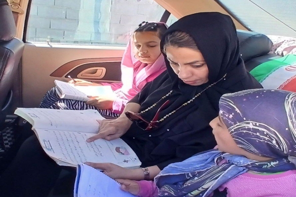 آموزش به دانش‌آموز ناشنوا