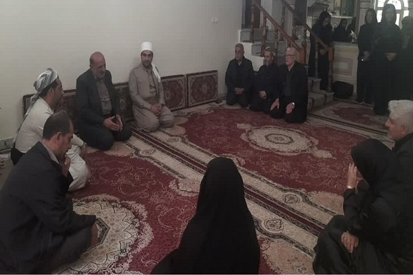 دیدار مدیر مرکز بزرگ اسلامی با خانواده مرحوم ماموستا حسینی