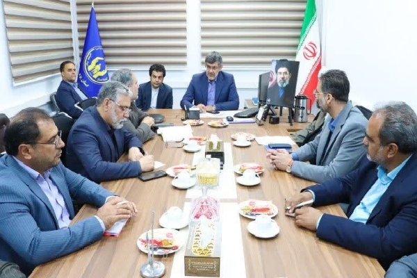 فرهنگ دستگیری از مستمندان در جامعه تقویت شود