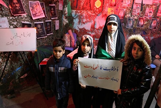 به یاد «فرشته‌های میناب» در موکب شهدای دانشگاه لرستان + عکس