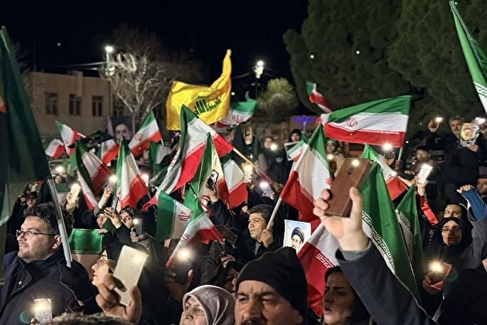 عکس | تجمع مردمی میدان‌داران سنندج در حمایت از ایران اسلامی