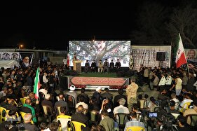 محفل قرآنی در جوار شهدای دانش‌آموز میناب