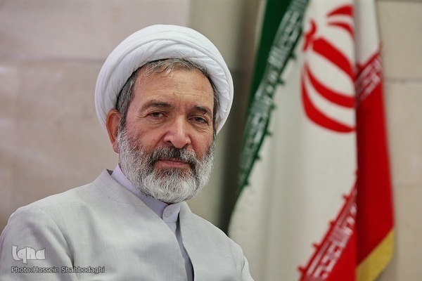 چرا تسلیم در برابر ظالم خروج از دایره «انسانیت» است