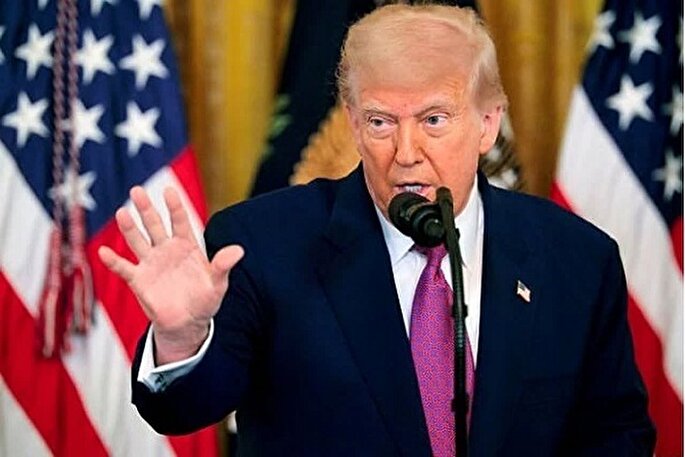 سایه‌ بیل قصابِ بر چهره‌ دونالد ترامپ