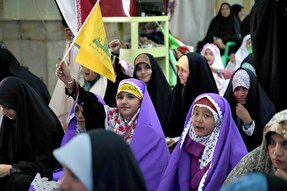 عکس | اقامه دخترانه‌ترین نماز جمعه سال در همدان