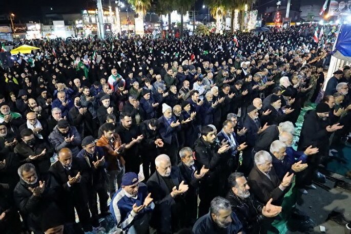 عکس | اقامه نماز استغاثه به امام زمان(عج) در آمل