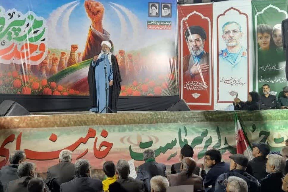 تربیت‌شدگان مکتب حاج‌قاسم عقب‌نشینی ندارند