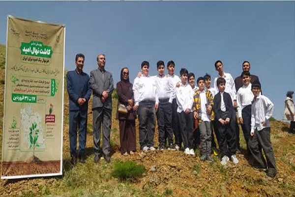 کاشت نهال امید در مدارس کردستان