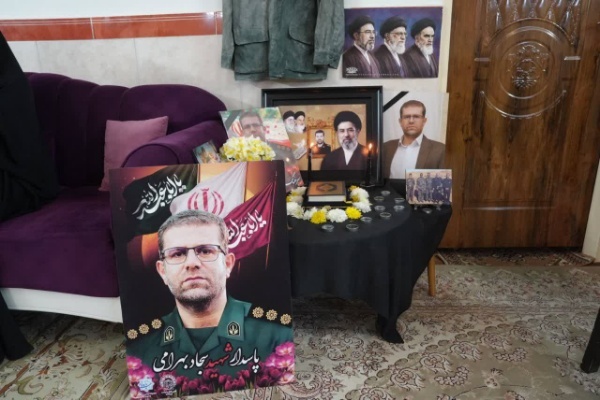 دیدار استاندار کرمانشاه با خانواده شهید دیدار استاندار کرمانشاه با خانواده شهید