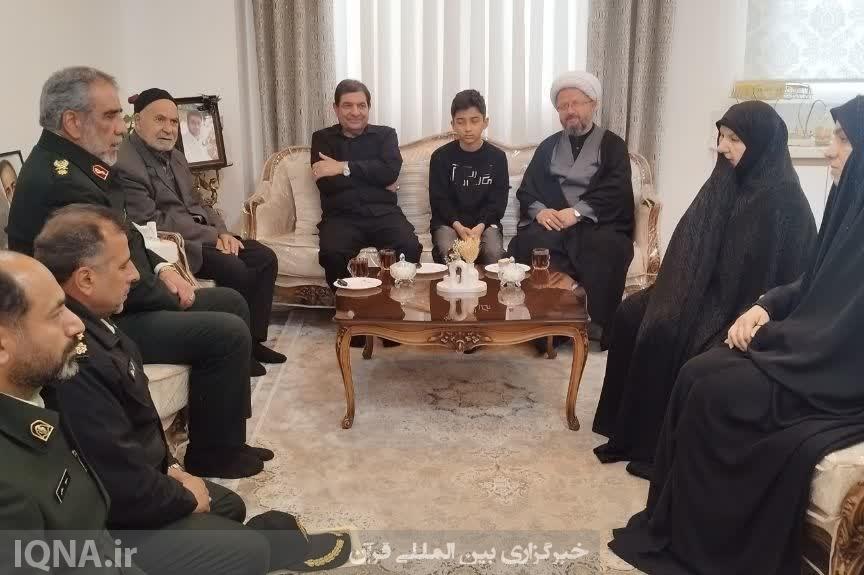 دیدار فرمانده انتظامی تهران بزرگ با خانواده شهید جنگ رمضان