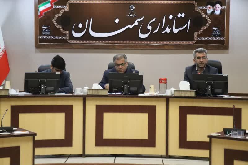 مهدی براری معاون سیاسی امنیتی استانداری سمنان در جلسه شورای آموزش و پرورش استان