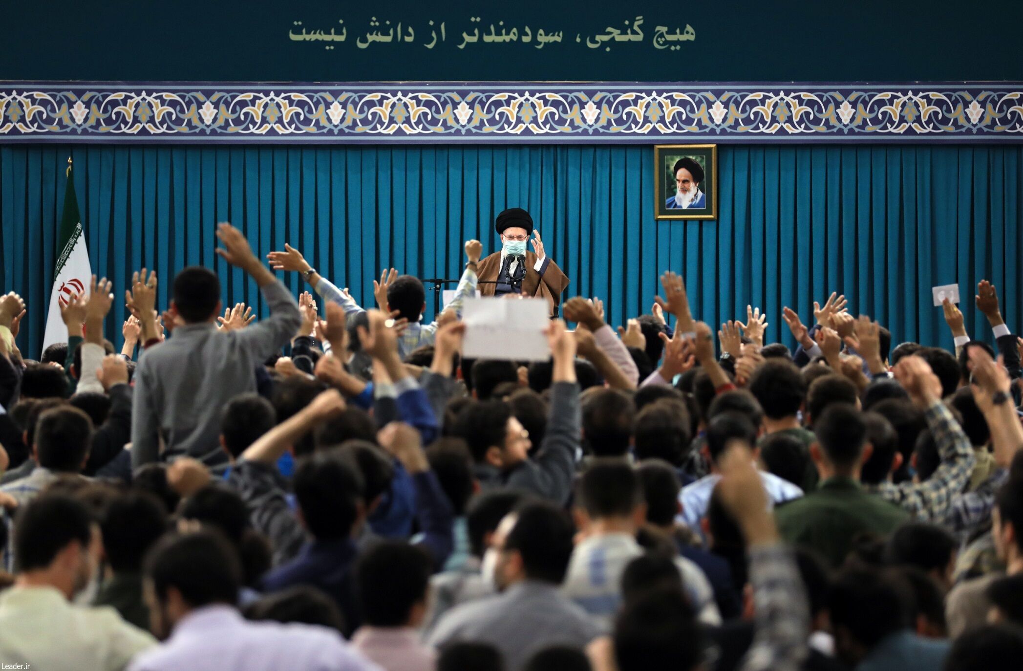 قائد شهید؛ رهبری با افق علمی روشن قائد شهید؛ رهبری با افق علمی روشن