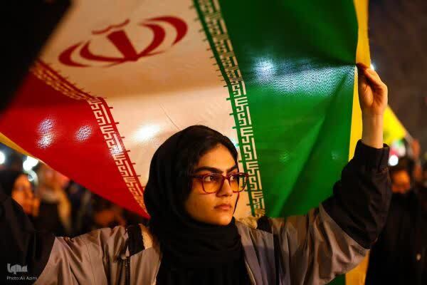 ملت ایران بر هرگونه تصور سازش یا تسلیم خط بطلان می‌کشند