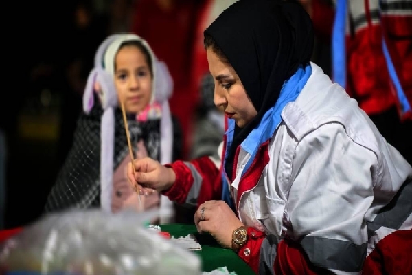 سفیران آرامش تیم‌های سحر هلال احمر، تسلی‌بخش دل‌های کودکان در زمان جنگ