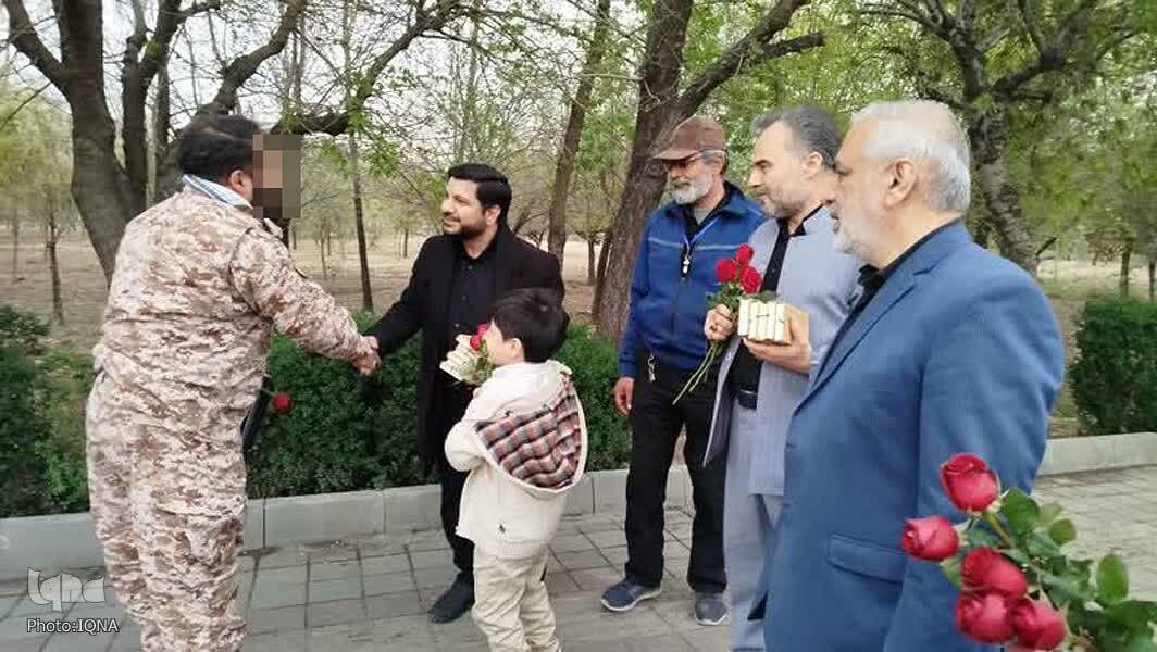 حضور جامعه قرآنی در کنار مدافعان امنیت؛ قدردانی از شهدای ایست‌بازرسی‌ها + عکس